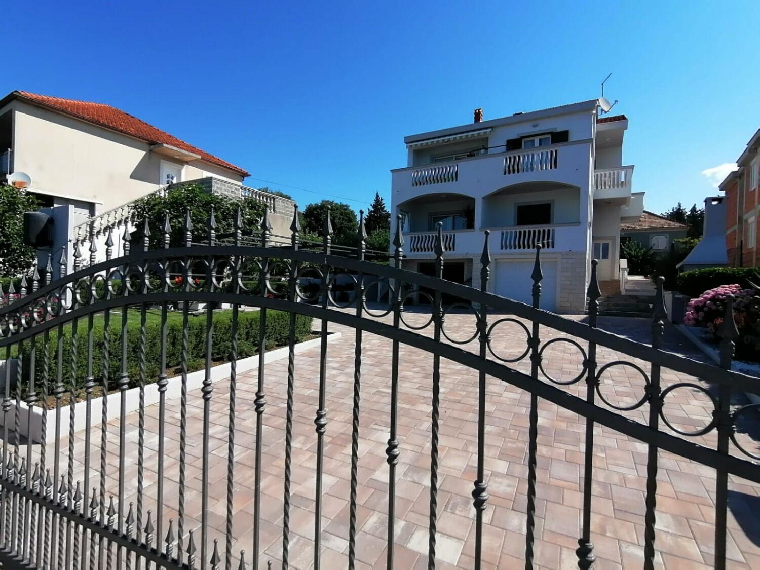 Apartments Petin Zadar Eksteriør bilde